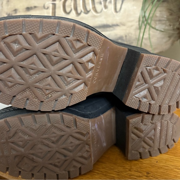 Women’s Chuck Taylor All Star GR82 Converse Boots - Picture 5 of 7